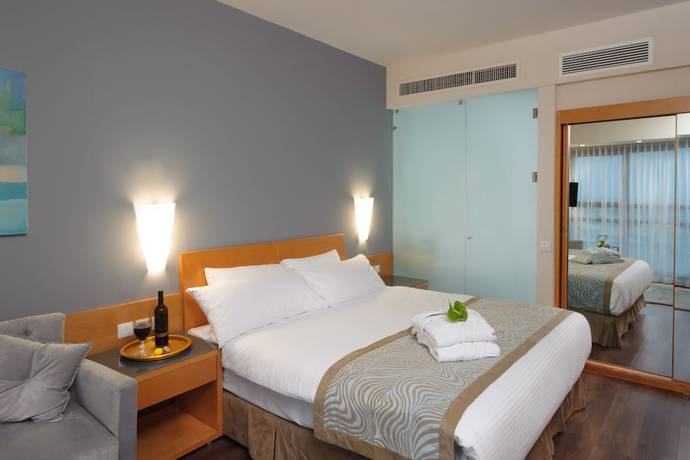 Imagen de la habitación del Hotel Leonardo Plaza Ashdod. Foto 18