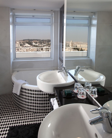 Imagen de la habitación del Hotel Leonardo Plaza Jerusalem. Foto 2