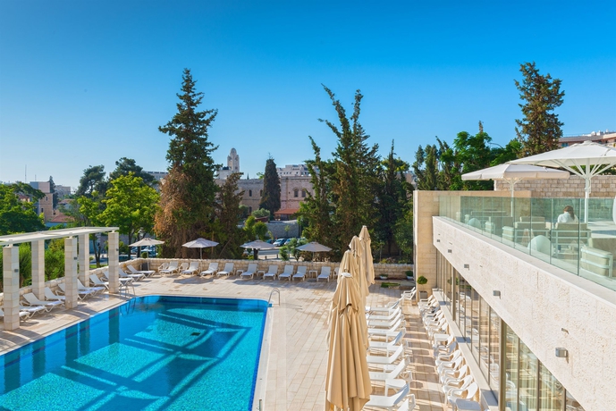 Imagen de la piscina del Hotel Leonardo Plaza Jerusalem. Foto 11