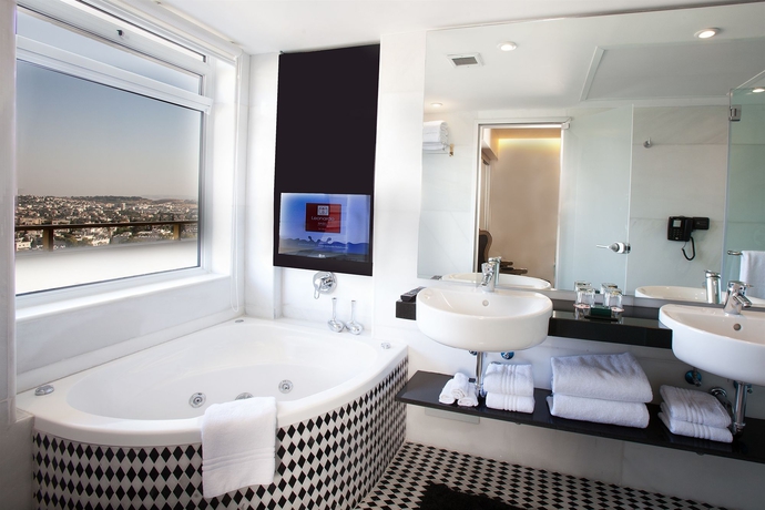 Imagen de la habitación del Hotel Leonardo Plaza Jerusalem. Foto 3