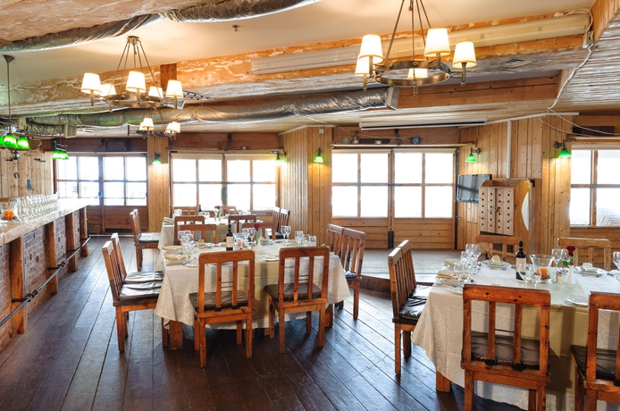 Imagen del bar/restaurante del Hotel Leonardo Plaza Tiberias. Foto 3