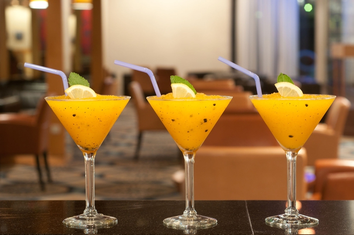 Imagen del bar/restaurante del Hotel Leonardo Plaza Tiberias. Foto 4