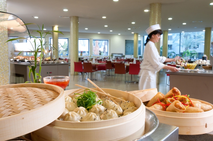 Imagen del bar/restaurante del Hotel Leonardo Privilege Eilat. Foto 2