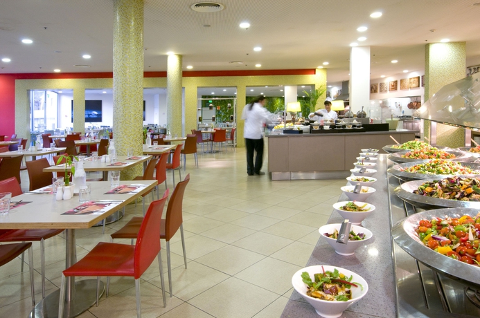 Imagen del bar/restaurante del Hotel Leonardo Privilege Eilat. Foto 3