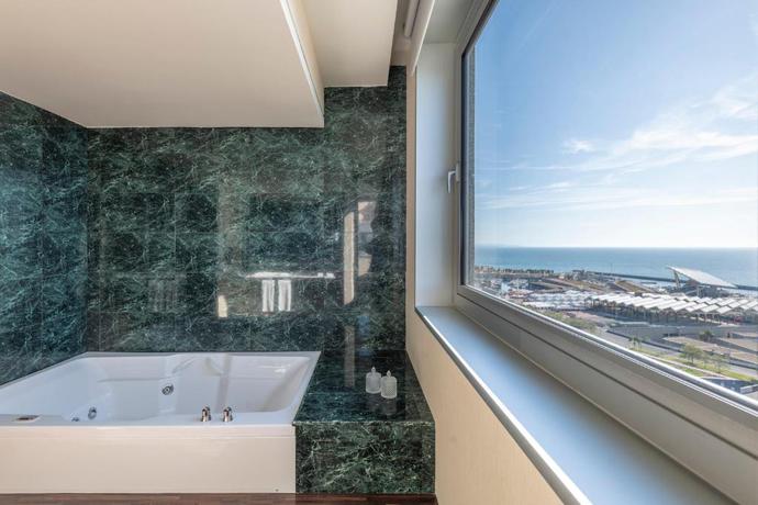 Imagen de la habitación del Hotel Leonardo Royal Barcelona Forum. Foto 6