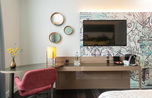 Imagen de la habitación del Hotel Leonardo Royal Berlin Alexanderplatz. Foto 17