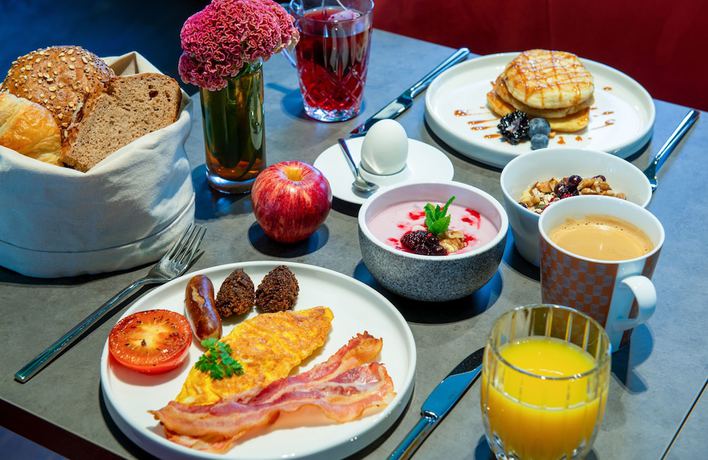 Imagen del bar/restaurante del Hotel Leonardo Royal Cologne Bonn Airport. Foto 6