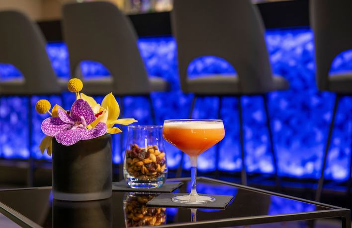 Imagen del bar/restaurante del Hotel Leonardo Royal Cologne Bonn Airport. Foto 7