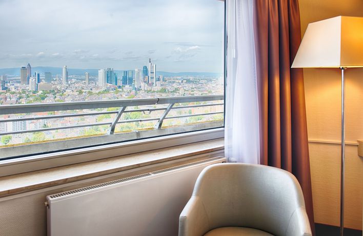 Imagen de la habitación del Hotel Leonardo Royal Frankfurt. Foto 4