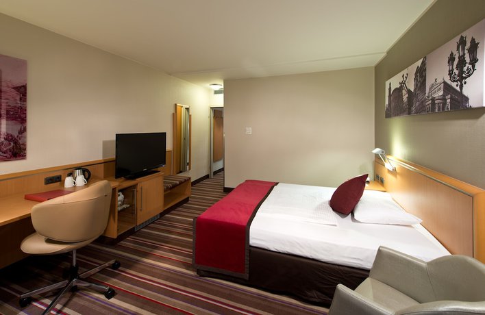 Imagen de la habitación del Hotel Leonardo Royal Frankfurt. Foto 9