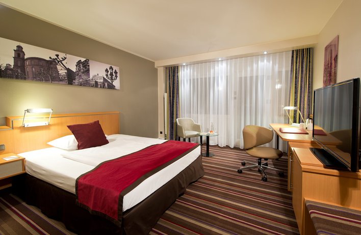 Imagen de la habitación del Hotel Leonardo Royal Frankfurt. Foto 12