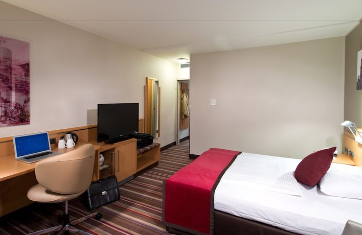 Imagen de la habitación del Hotel Leonardo Royal Frankfurt. Foto 14