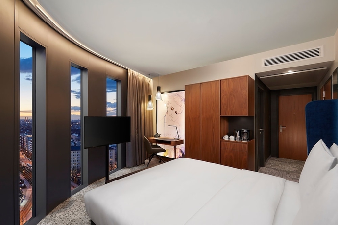 Imagen de la habitación del Hotel Leonardo Royal Hotel Munich Bavaria Towers. Foto 4