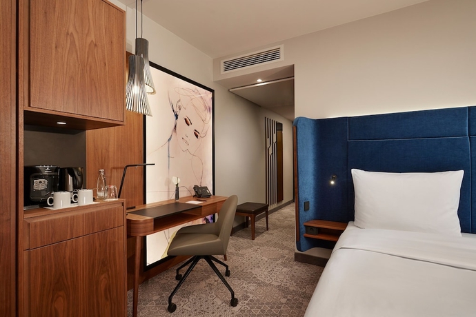 Imagen de la habitación del Hotel Leonardo Royal Hotel Munich Bavaria Towers. Foto 12