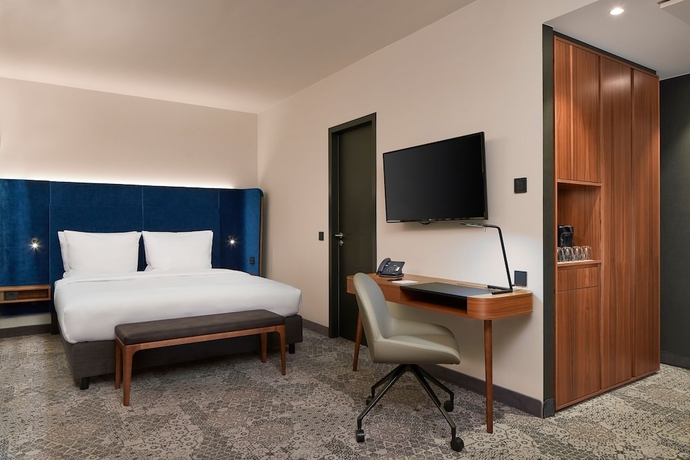 Imagen de la habitación del Hotel Leonardo Royal Hotel Munich Bavaria Towers. Foto 16