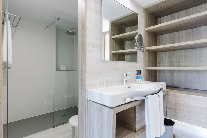 Imagen de la habitación del Hotel Leonardo Royal Mallorca. Foto 11