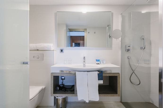 Imagen de la habitación del Hotel Leonardo Royal Mallorca Palmanova Bay. Foto 7