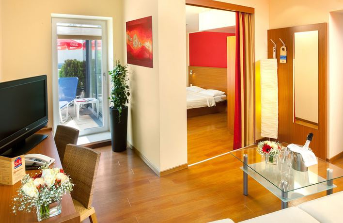 Imagen de la habitación del Hotel Leonardo Salzburg City Center. Foto 13