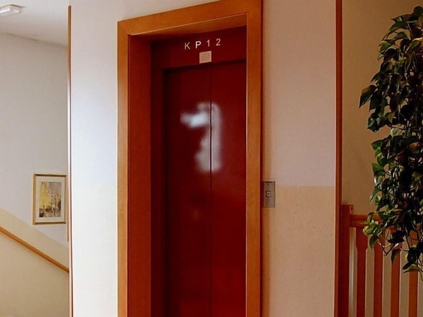 Imagen de los interiores del Hotel Leonardo, Slovenska Bistrica. Foto 14