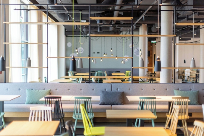 Imagen del bar/restaurante del Hotel Leonardo Smart Vienna Airport. Foto 5
