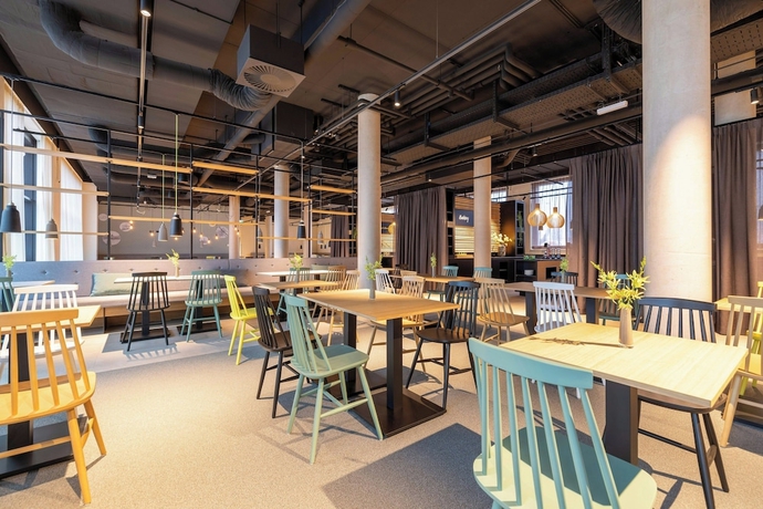 Imagen del bar/restaurante del Hotel Leonardo Smart Vienna Airport. Foto 6