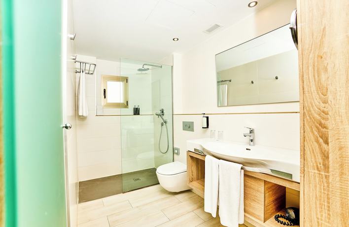 Imagen de la habitación del Hotel Leonardo Suites Mallorca Calvia. Foto 16