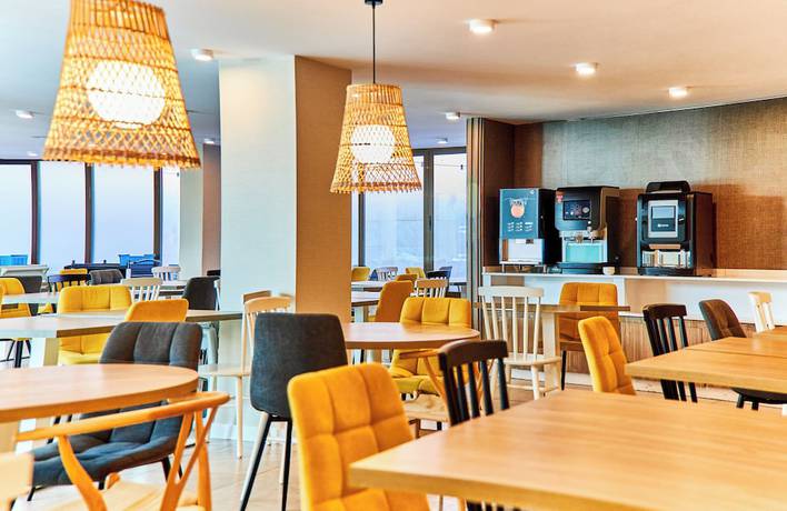 Imagen del bar/restaurante del Hotel Leonardo Suites Mallorca Calvia. Foto 3