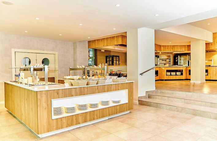 Imagen del bar/restaurante del Hotel Leonardo Suites Mallorca Calvia. Foto 9