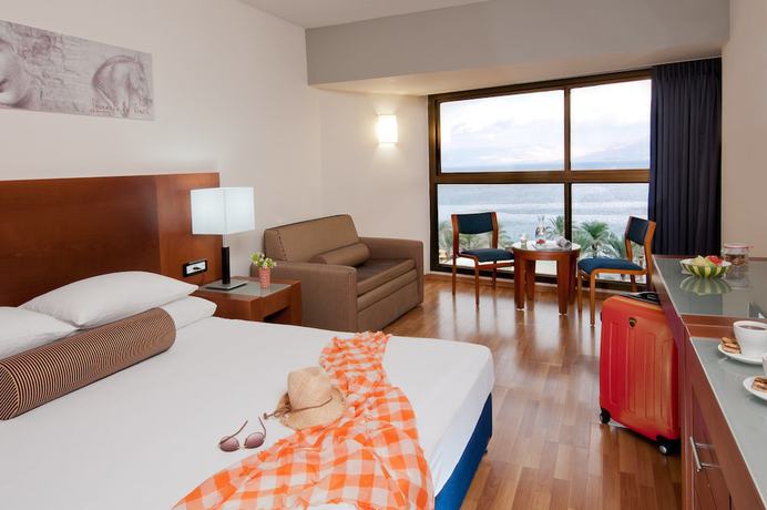Imagen de la habitación del Hotel Leonardo Tiberias. Foto 6