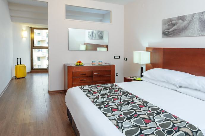 Imagen de la habitación del Hotel Leonardo Tiberias. Foto 13