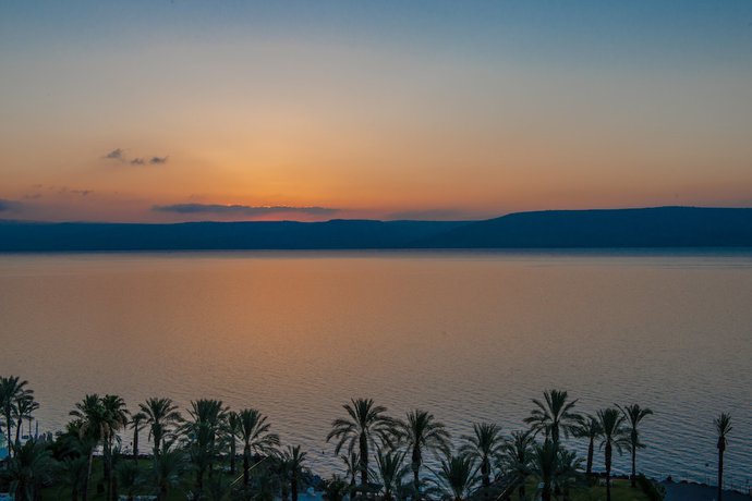 Imagen de la habitación del Hotel Leonardo Tiberias. Foto 14