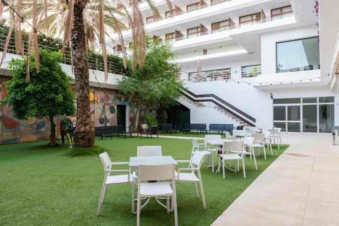 Imagen general del Hotel Leonardo Torremolinos Costa Del Sol. Foto 9