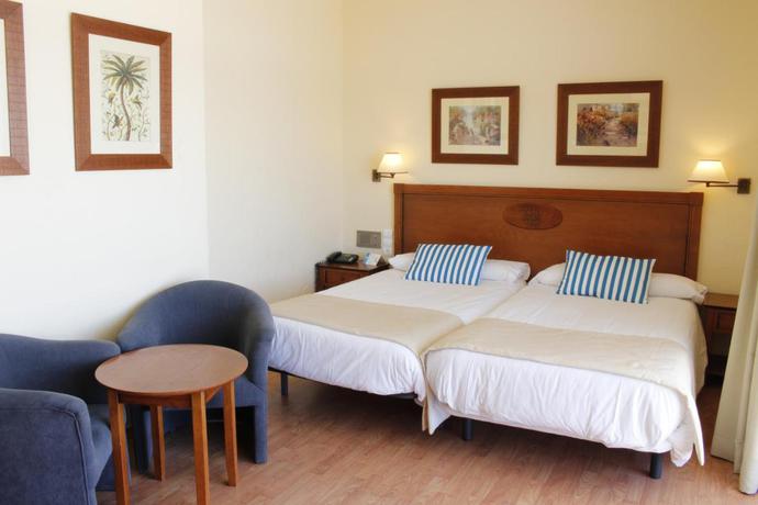 Imagen de la habitación del Hotel Leonardo Torremolinos Costa Del Sol. Foto 21