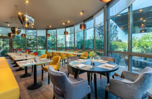 Imagen del bar/restaurante del Hotel Leonardo Verona. Foto 9