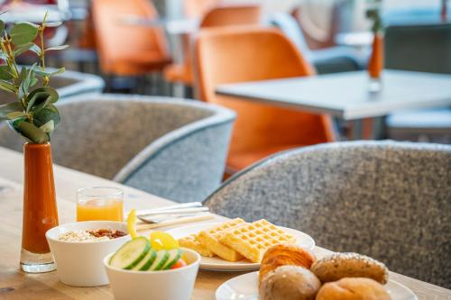 Imagen del bar/restaurante del Hotel Leonardo Vienna Sch&ouml;nbrunn. Foto 9