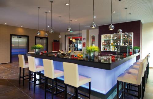 Imagen del bar/restaurante del Hotel Leonardo V&ouml;lklingen - Saarbr&uuml;cken. Foto 11