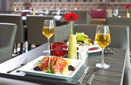 Imagen del bar/restaurante del Hotel Leonardo V&ouml;lklingen - Saarbr&uuml;cken. Foto 13