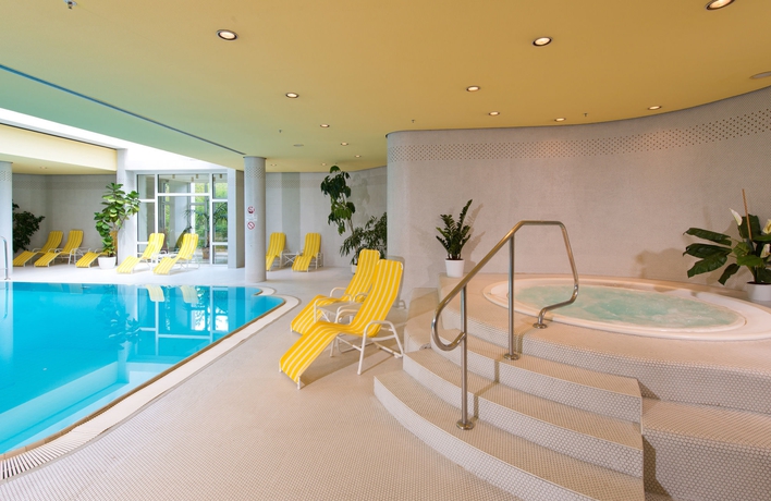 Imagen de la piscina del Hotel Leonardo Weimar. Foto 14