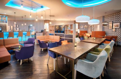 Imagen del bar/restaurante del Hotel Leonardo Wolfsburg City Center. Foto 8