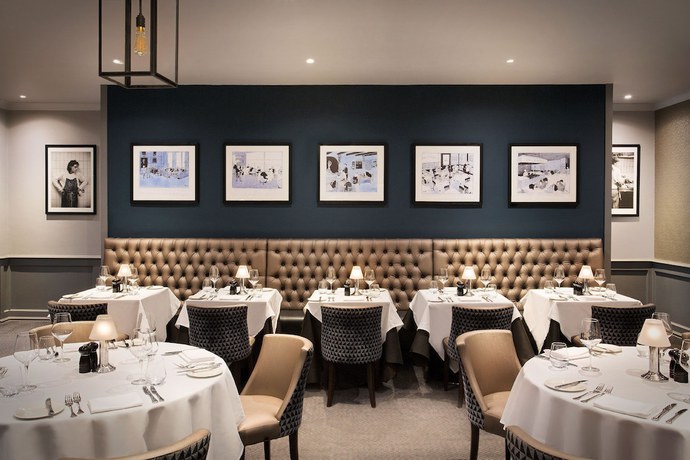 Imagen del bar/restaurante del Hotel Leonardo and Conference Venue Hinckley Island. Foto 2