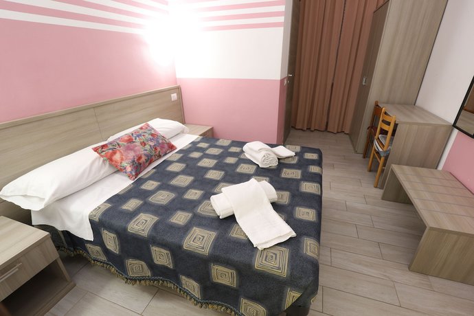 Imagen de la habitación del Hotel Leonardo da Vinci, Milán. Foto 10