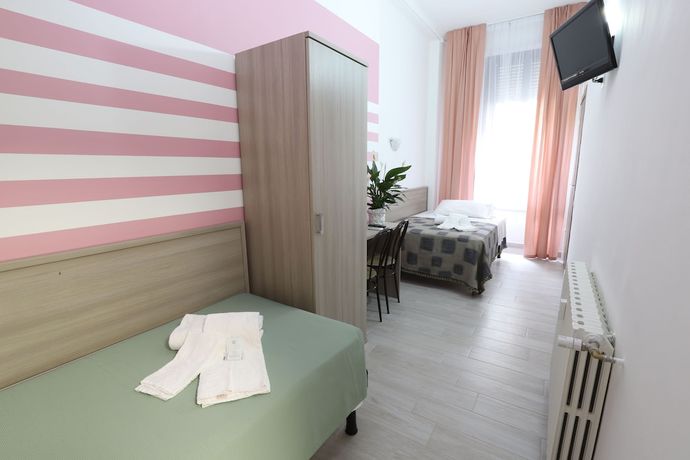 Imagen de la habitación del Hotel Leonardo da Vinci, Milán. Foto 12