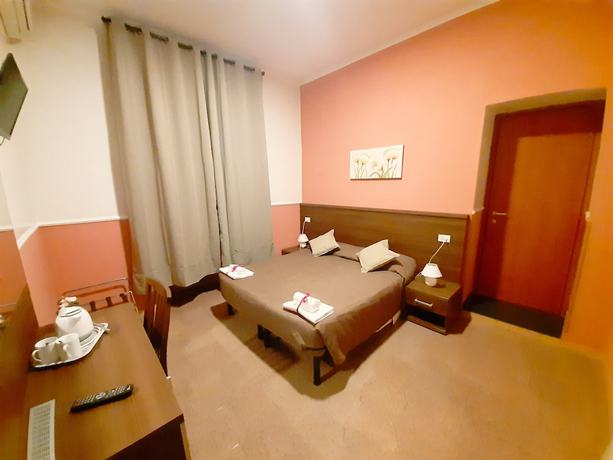 Imagen de la habitación del Hotel Leone, Roma. Foto 2