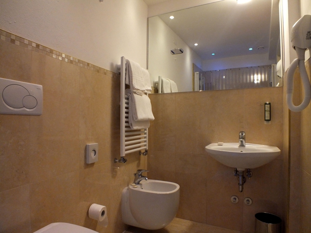 Imagen de la habitación del Hotel Leone, Venecia. Foto 9