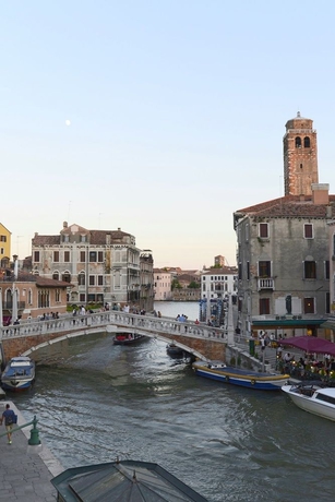 Imagen de la habitación del Hotel Leone, Venecia. Foto 11