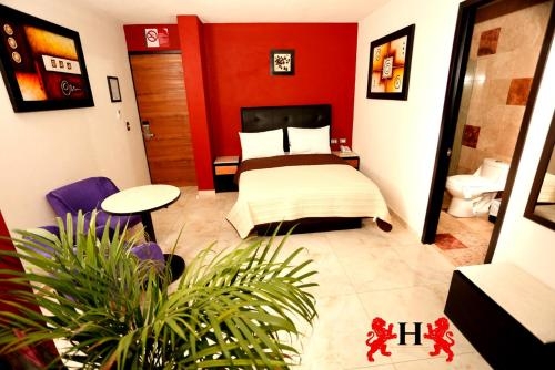 Imagen de la habitación del Hotel Leones. Foto 6