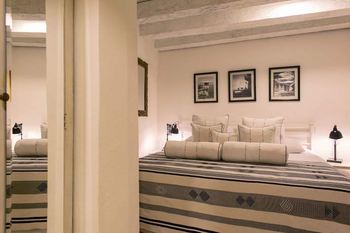 Imagen de la habitación del Hotel Leones de Alba Boutique. Foto 4