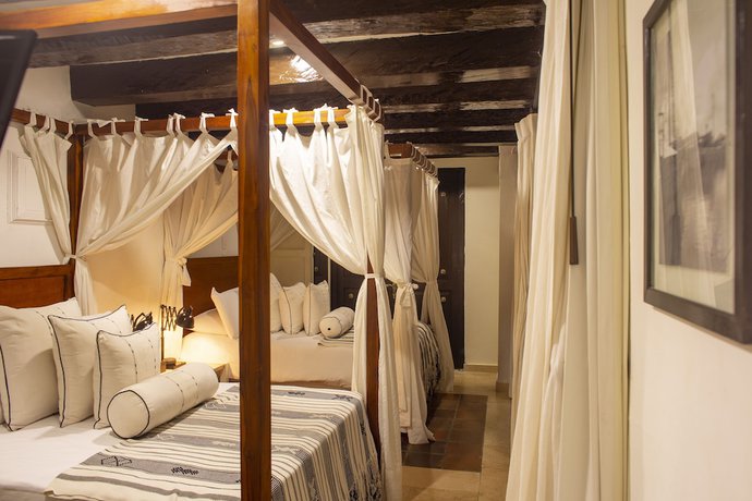 Imagen de la habitación del Hotel Leones de Alba Boutique. Foto 11