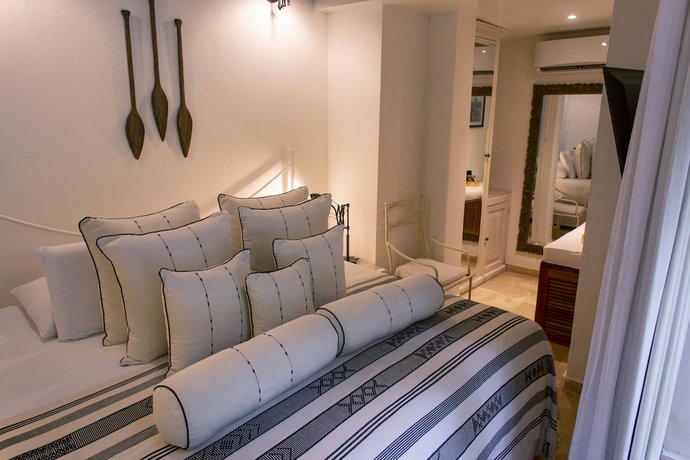 Imagen de la habitación del Hotel Leones de Alba Boutique. Foto 20