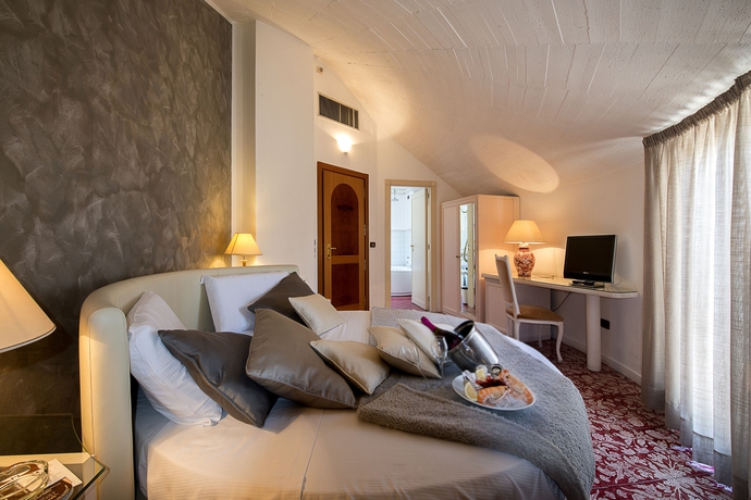 Imagen de la habitación del Hotel Leonessa, Volla. Foto 9